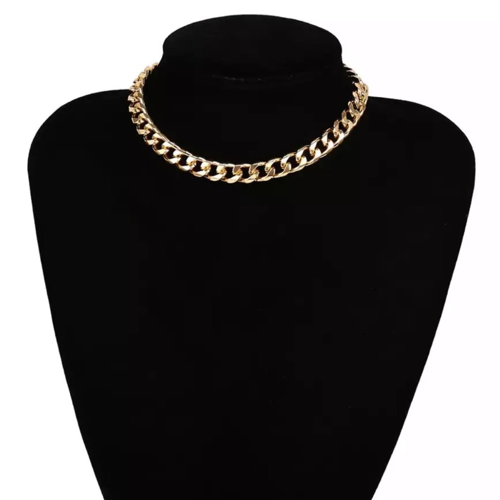Gold Chunky Chain Choker - Picture 5 of 6
